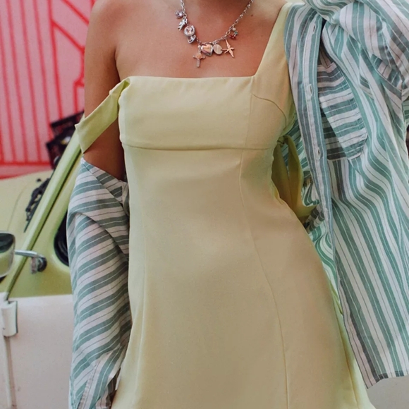 Elegant Green Bow Mini Dress - Picture 2 of 3